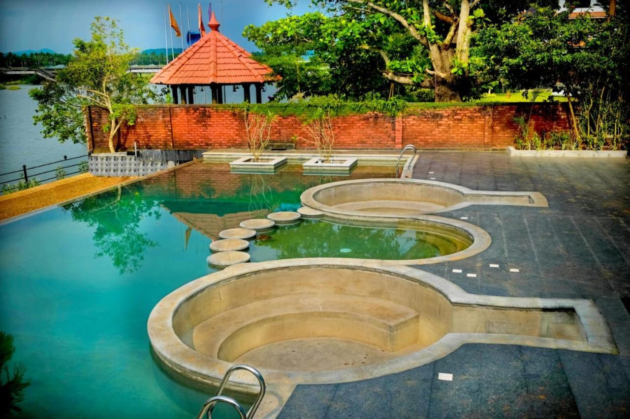 The River Retreat Heritage Ayurvedic Resort Shoranur Esterno foto