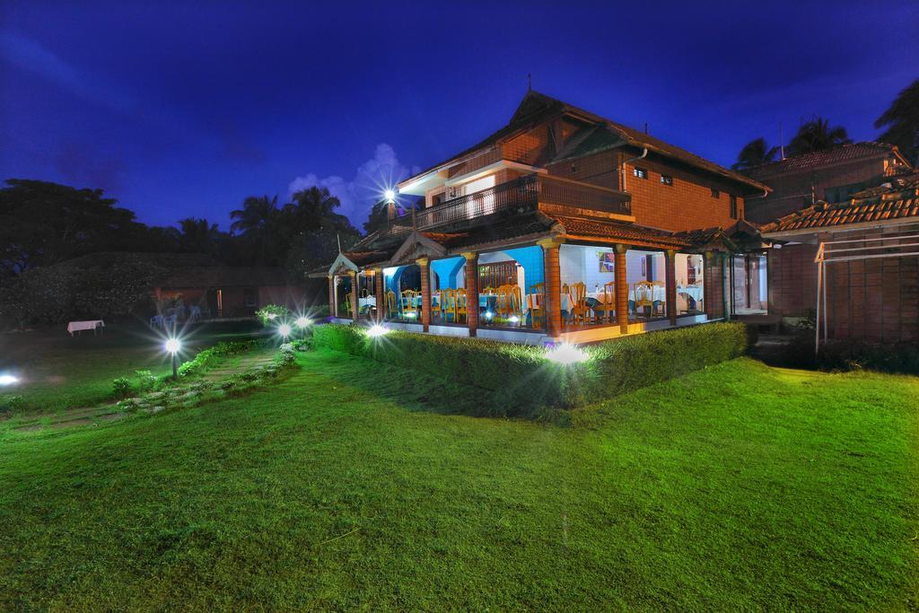 The River Retreat Heritage Ayurvedic Resort Shoranur Esterno foto
