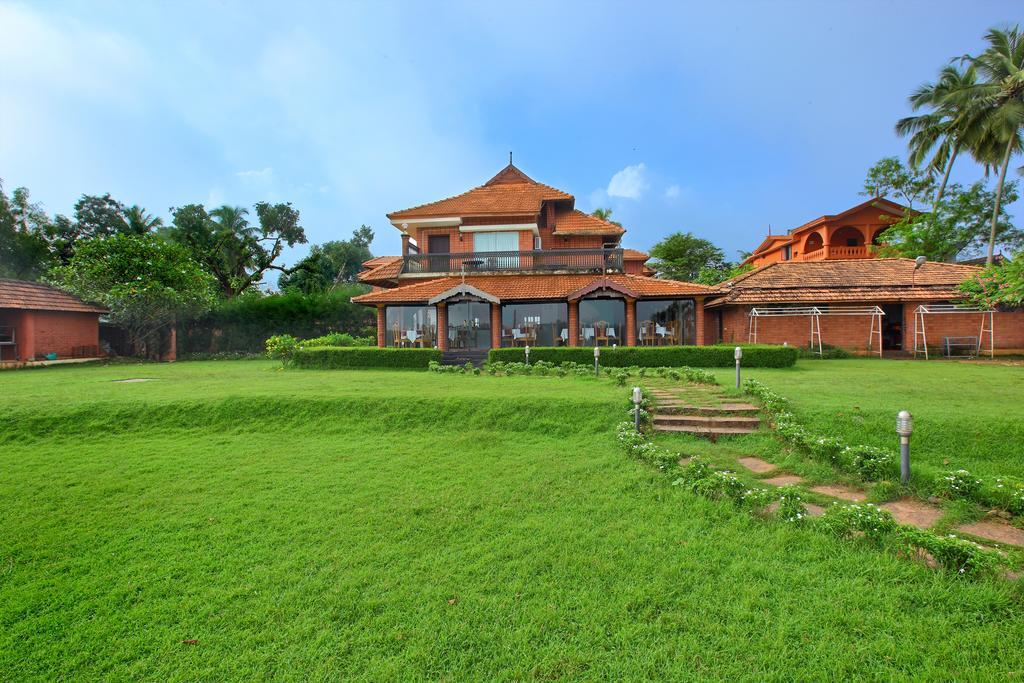 The River Retreat Heritage Ayurvedic Resort Shoranur Esterno foto