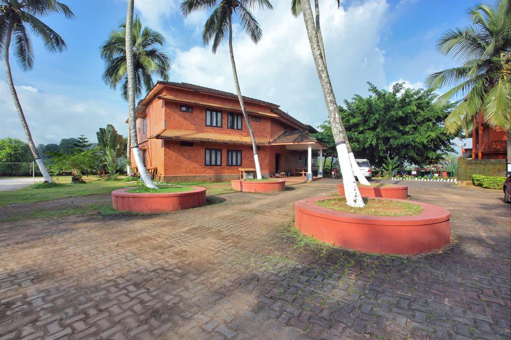 The River Retreat Heritage Ayurvedic Resort Shoranur Esterno foto