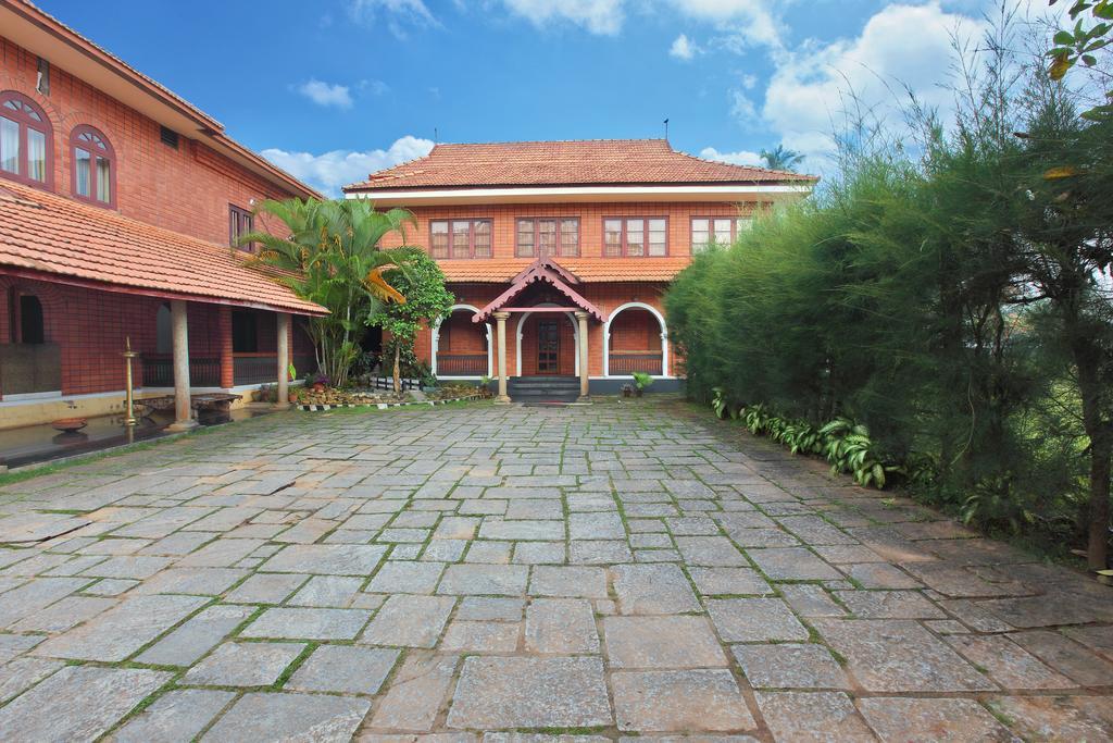 The River Retreat Heritage Ayurvedic Resort Shoranur Esterno foto