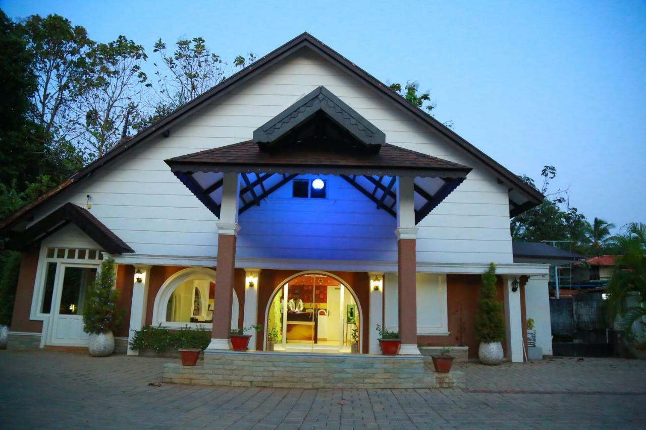 The River Retreat Heritage Ayurvedic Resort Shoranur Esterno foto